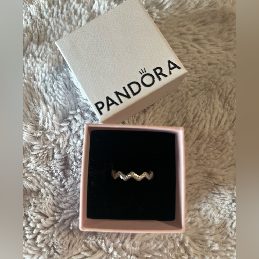 Pandora Silver Chevron Ring size 8